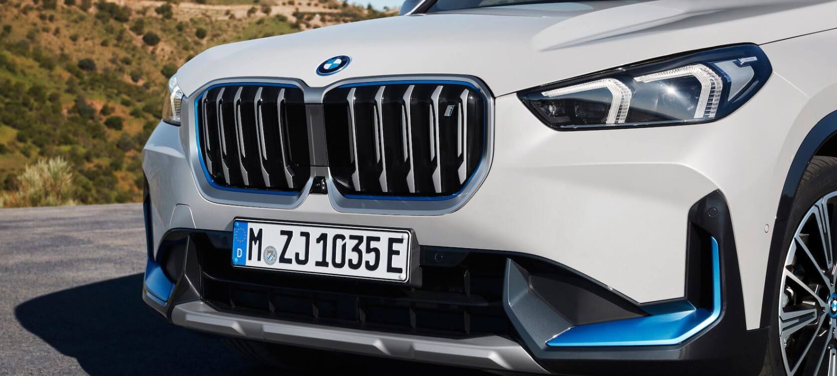 BMW izziņo jaunāko X1 un pirmo iX1 modeli